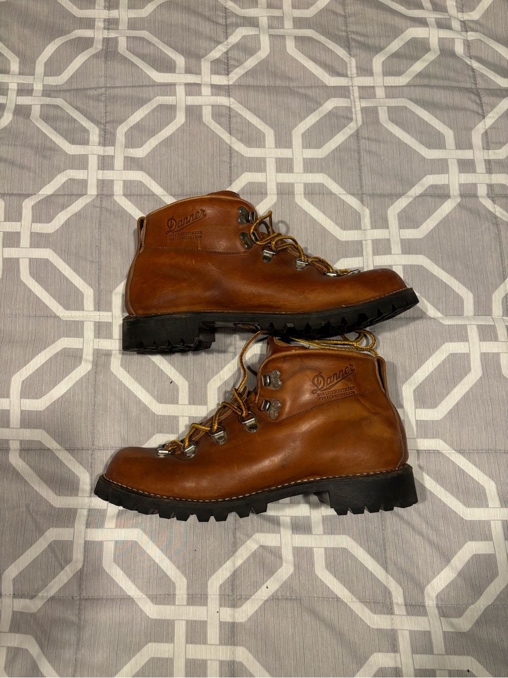 Danner Men’s Tan/Brown Leather Mountain Boots
